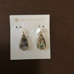 Kendra Scott Camry drop earrings
